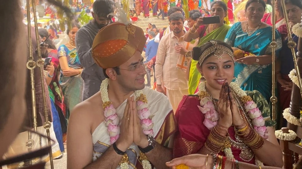 Tejasvi Surya and Sivasri Skandaprasad wedding pics and images